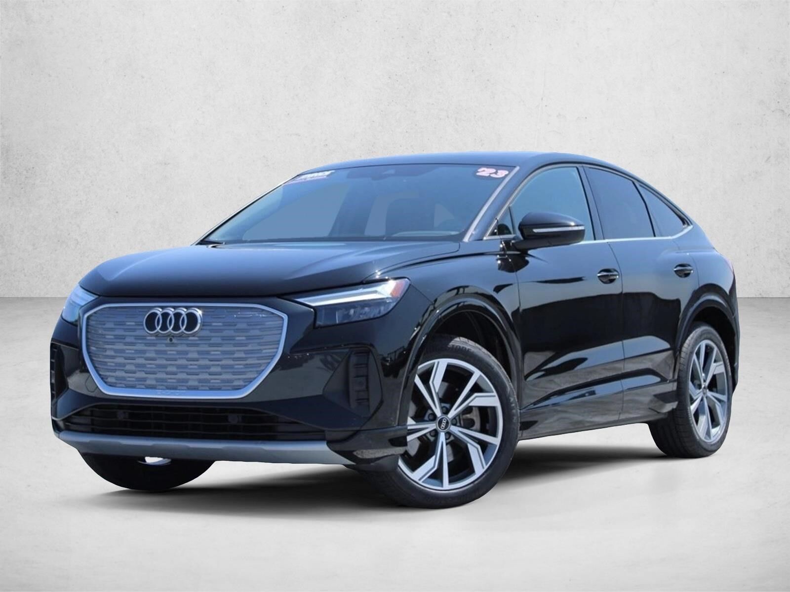 2022 AUDI Q4