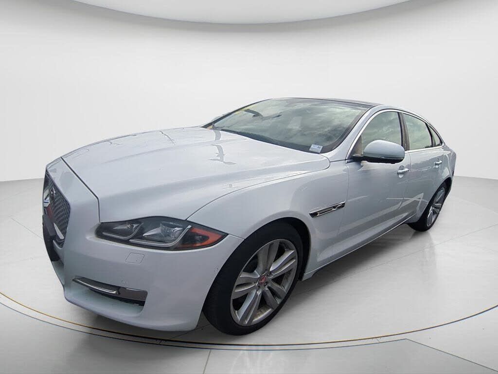 2016 JAGUAR XJ