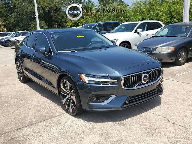 2023 VOLVO S60