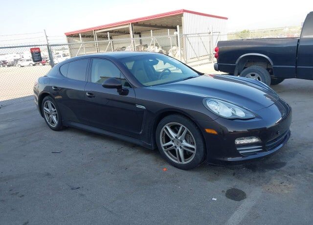 2011 PORSCHE Panamera