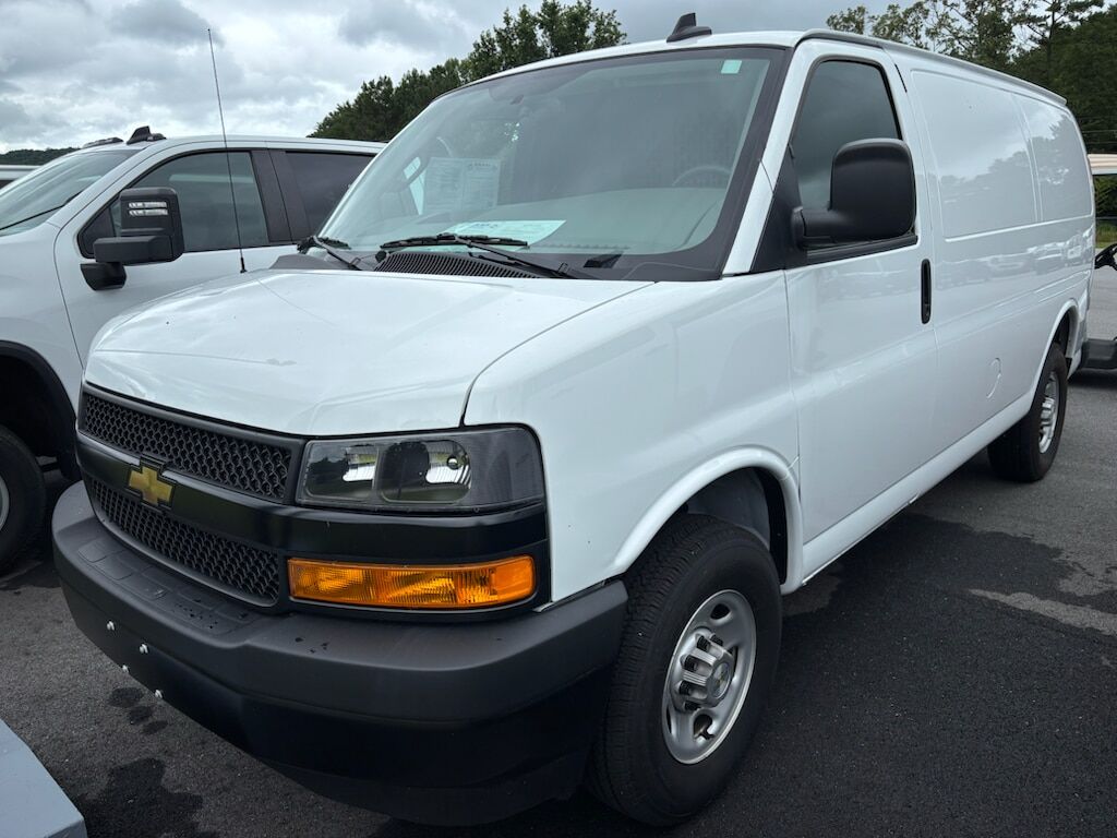 2024 CHEVROLET Express