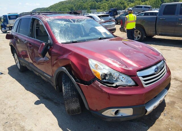 2011 SUBARU Outback