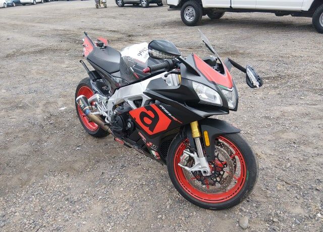 2018 APRILIA RSV4