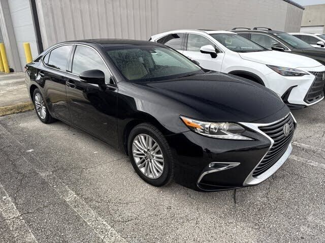 2017 LEXUS ES