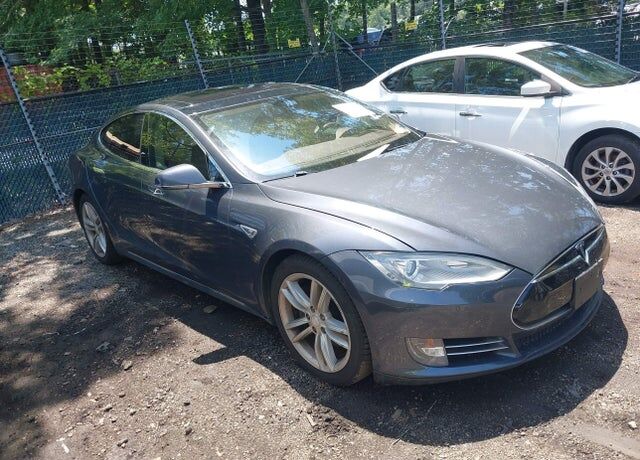 2015 TESLA Model S