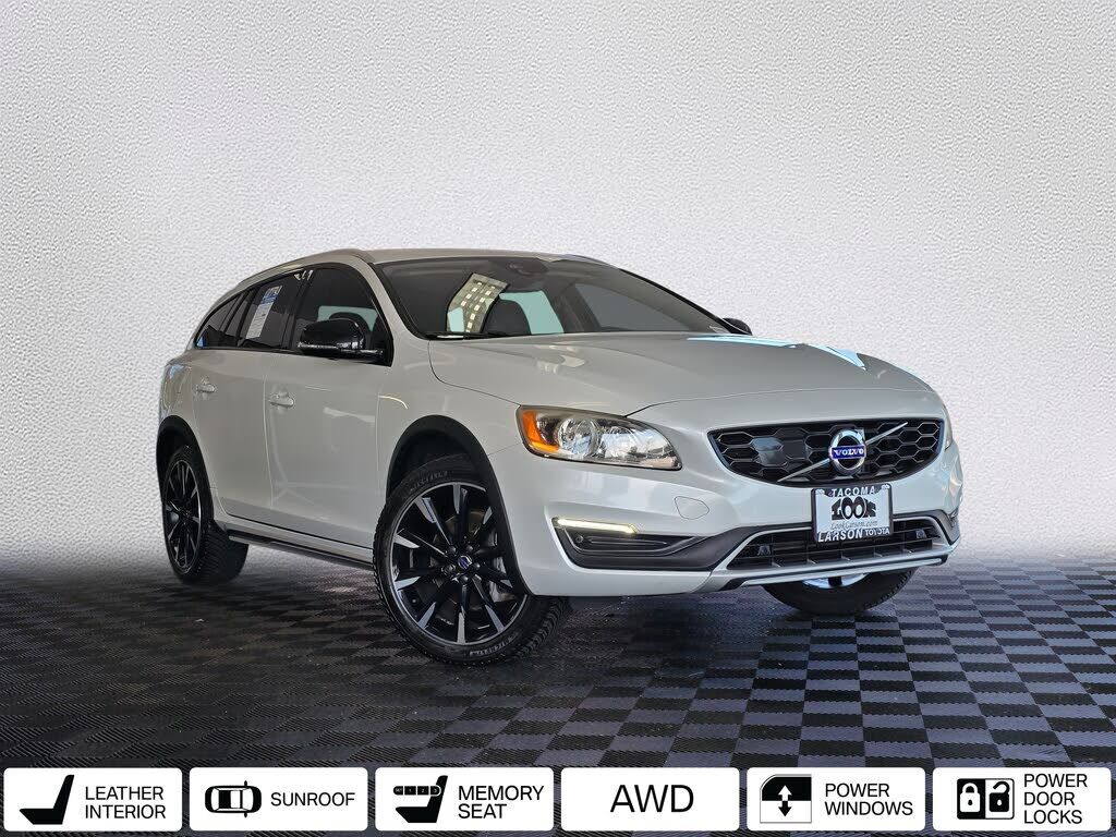 2017 VOLVO V60CC