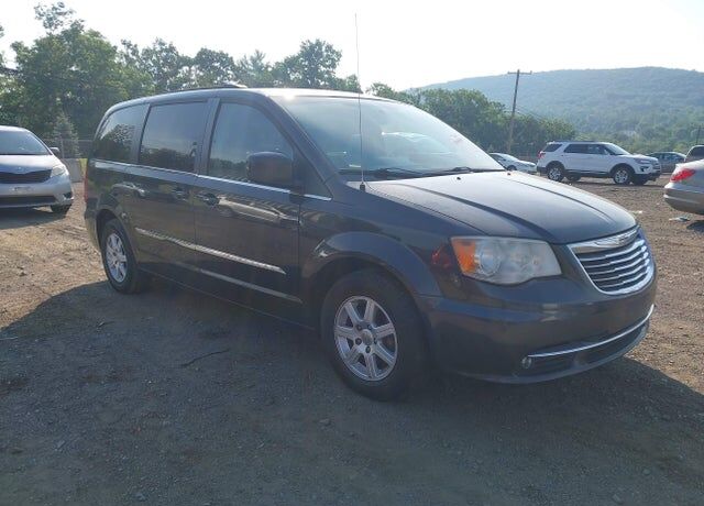 2012 CHRYSLER Town and Country