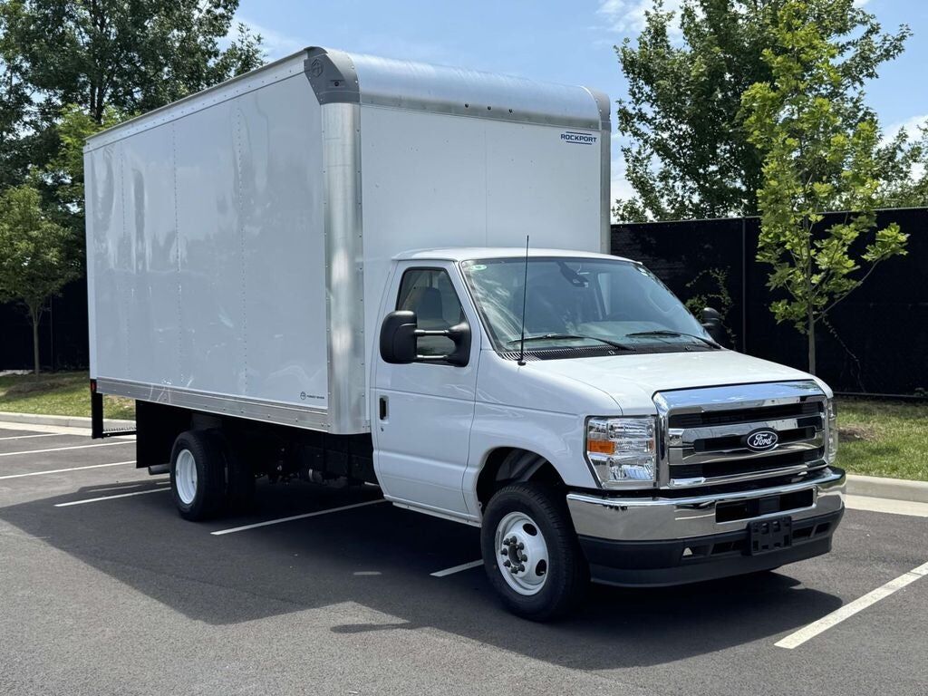 2027 FORD E-450