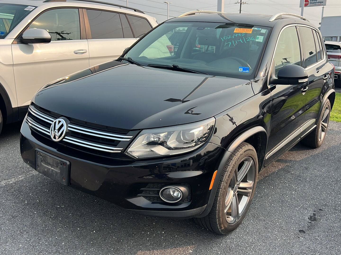 2017 VOLKSWAGEN Tiguan