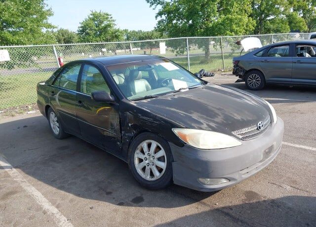 2004 TOYOTA Camry