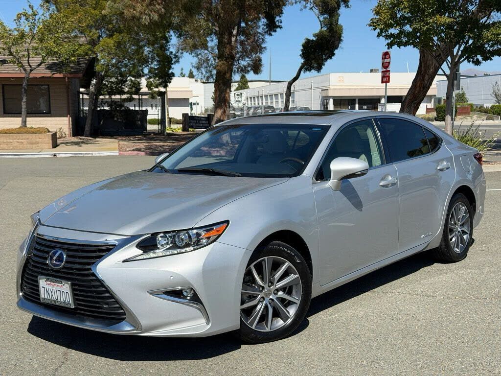 2016 LEXUS ES