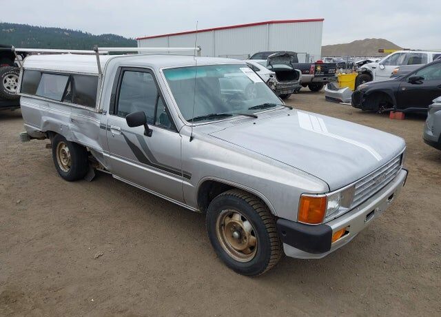 1984 TOYOTA Pick-Up