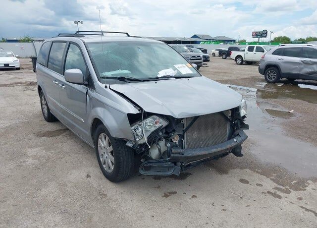 2015 CHRYSLER Town and Country