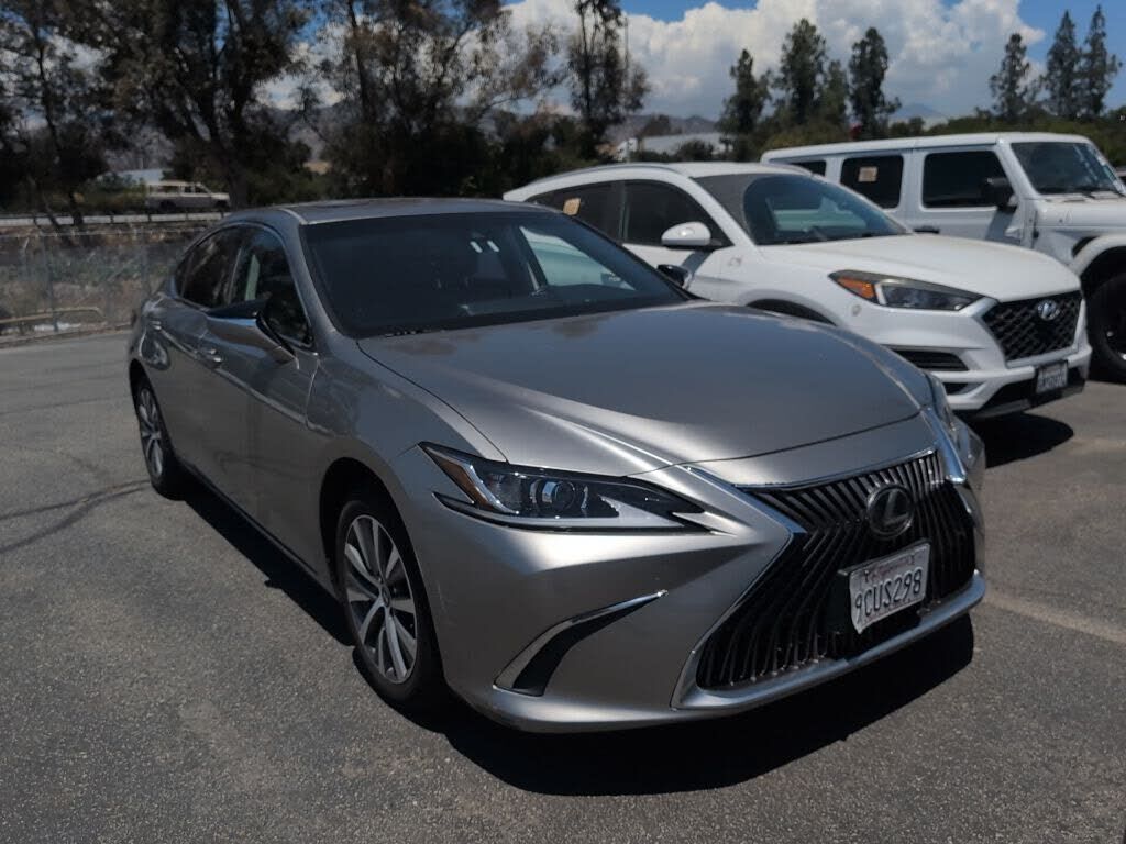 2019 LEXUS ES