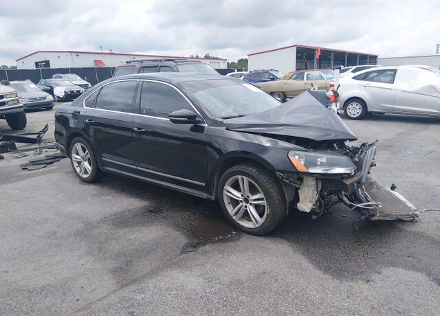 2012 VOLKSWAGEN Passat