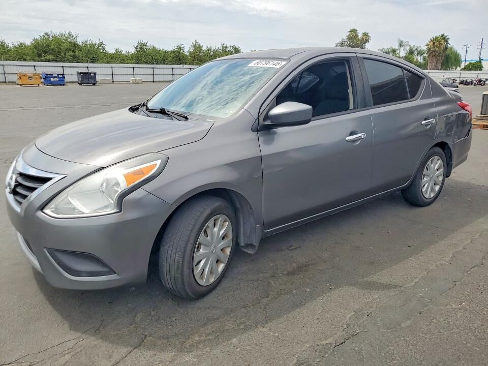 2017 NISSAN Versa