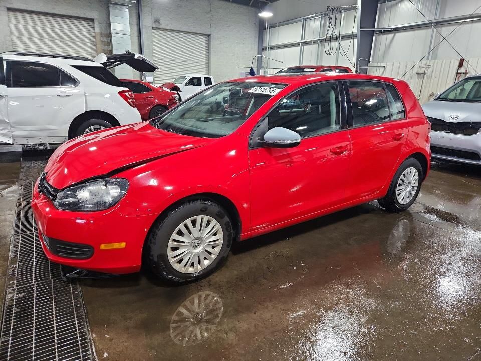 2013 VOLKSWAGEN Golf