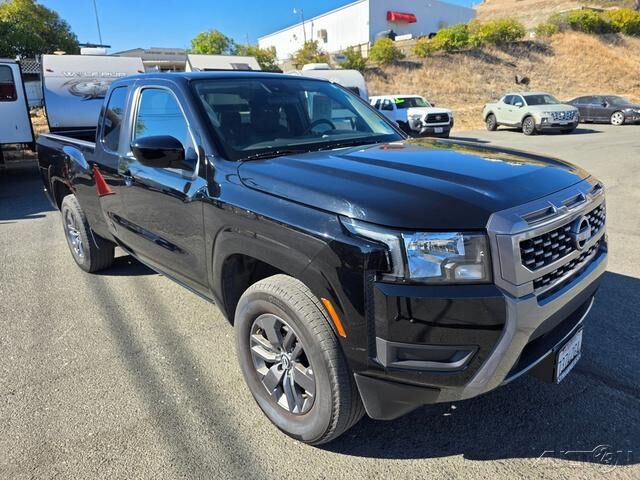 2025 NISSAN Frontier