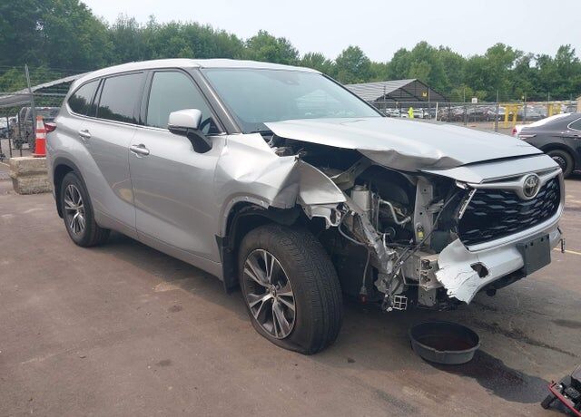 2021 TOYOTA Highlander