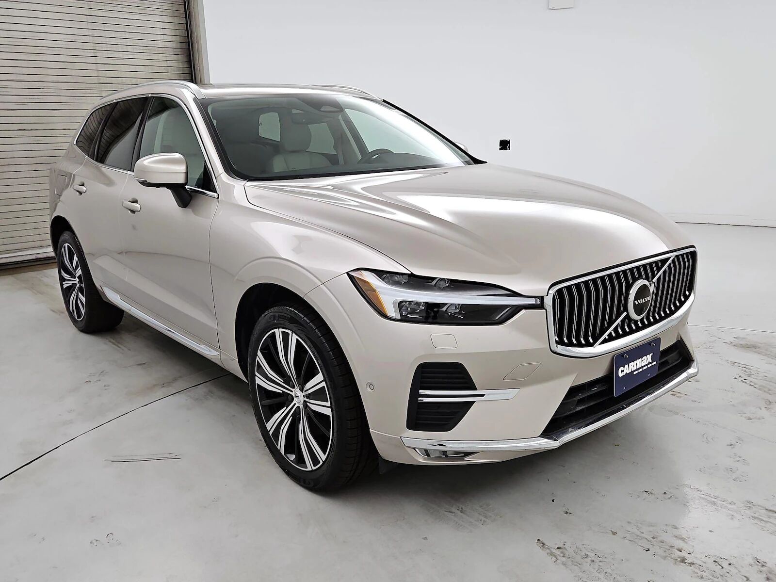 2023 VOLVO XC60