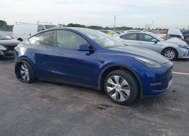 2023 TESLA Model Y
