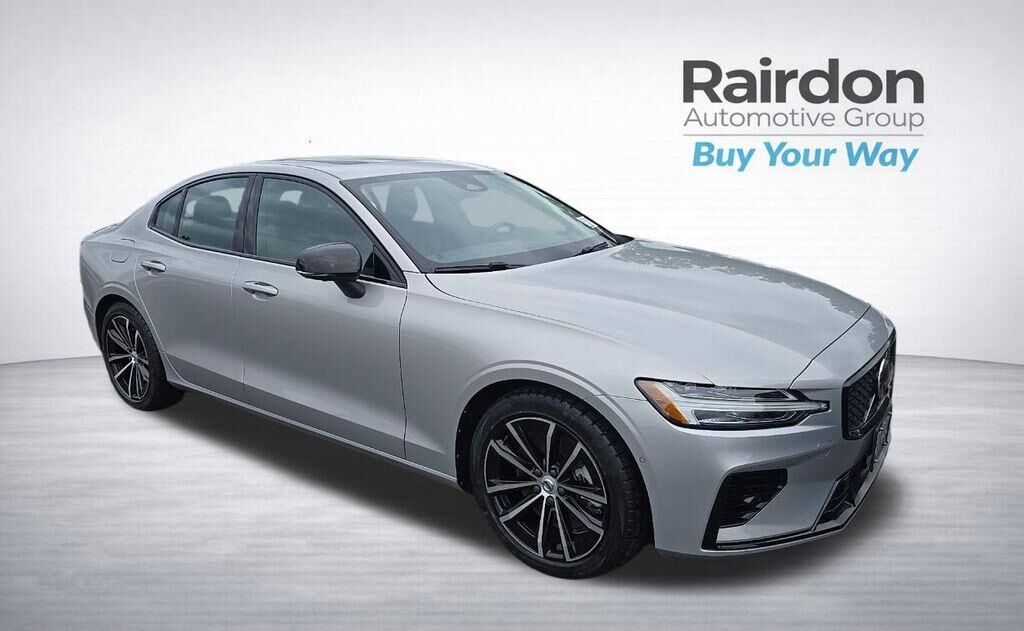 2023 VOLVO S60