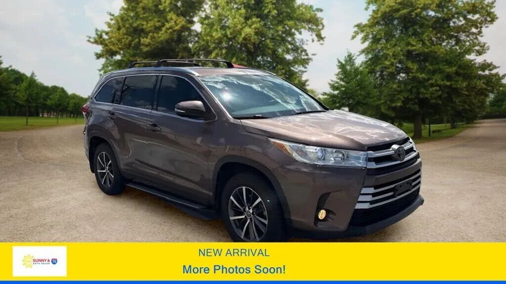 2017 TOYOTA Highlander