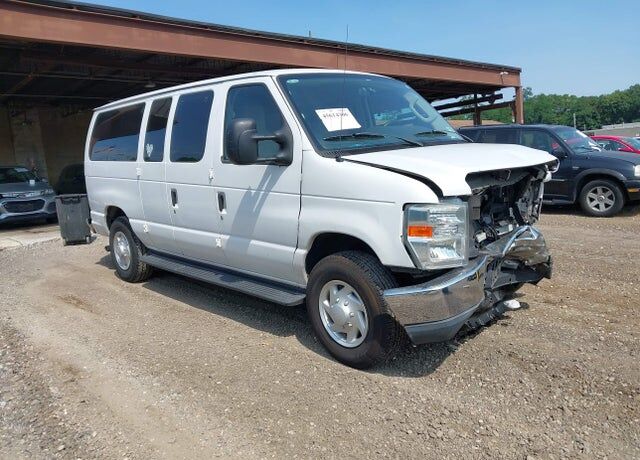 2011 FORD E-350