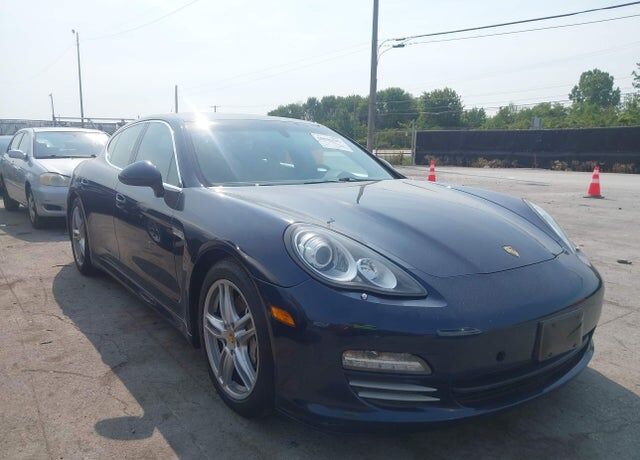 2010 PORSCHE Panamera