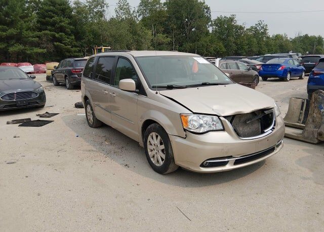 2015 CHRYSLER Town and Country