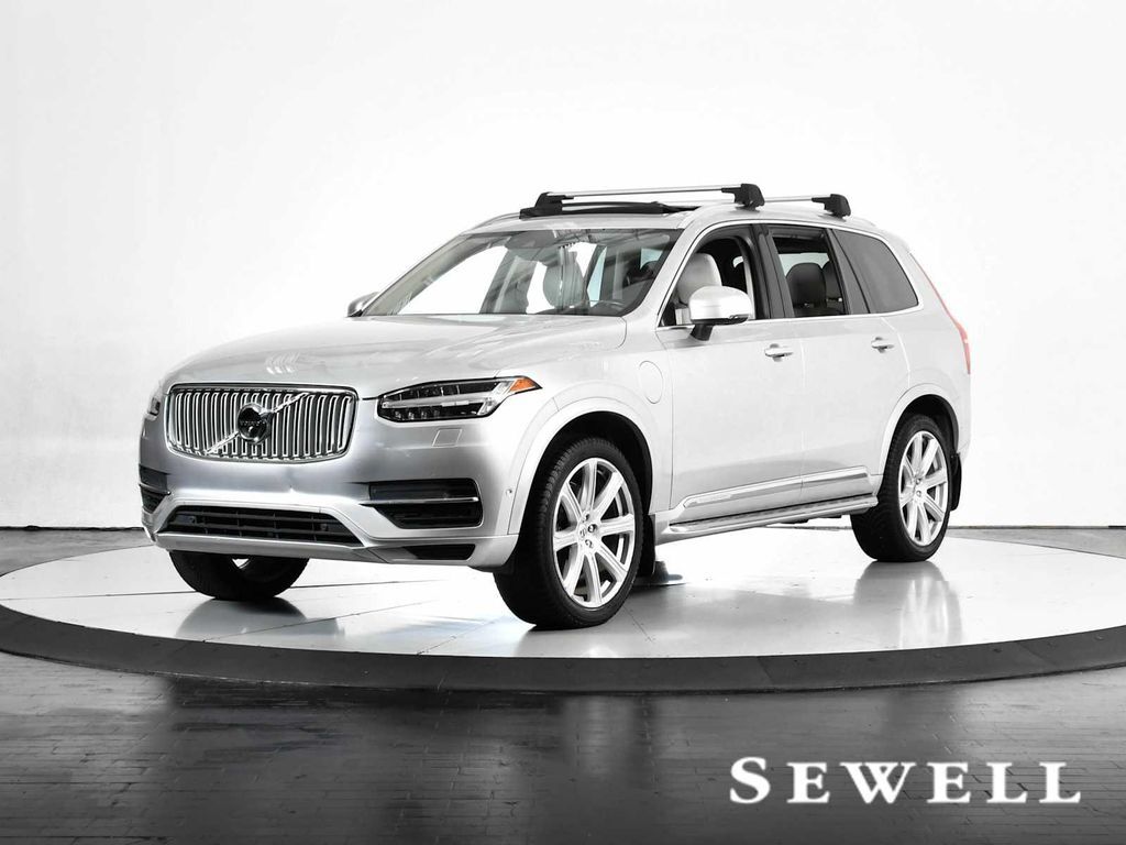 2019 VOLVO XC90