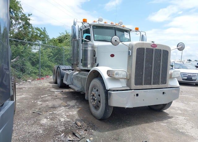 2017 PETERBILT 389