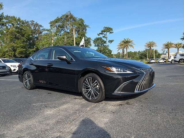 2025 LEXUS ES