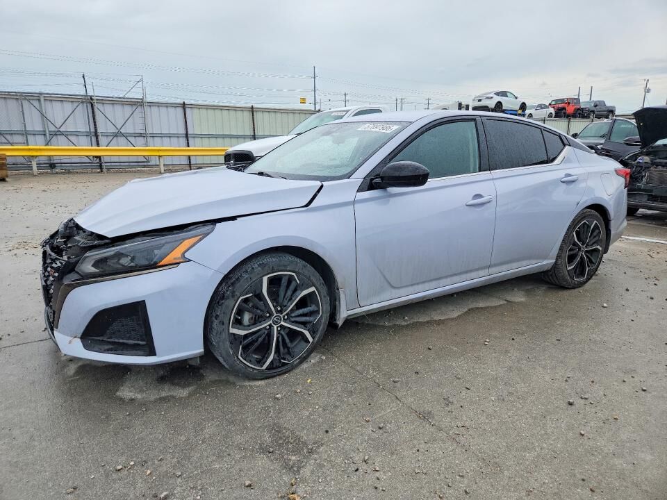 2023 NISSAN Altima