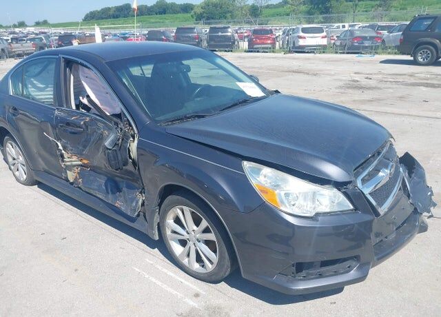 2013 SUBARU Legacy