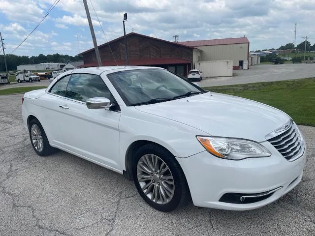 2013 CHRYSLER 200