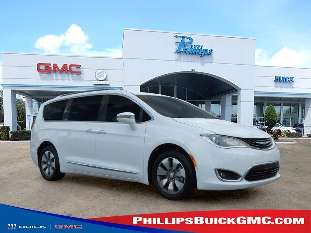 2017 CHRYSLER Pacifica