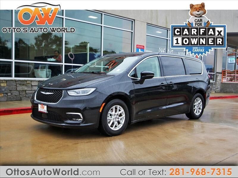 2023 CHRYSLER Pacifica
