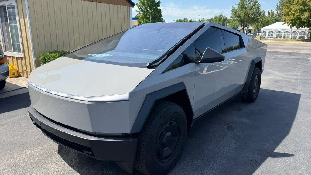 2026 TESLA Cybertruck