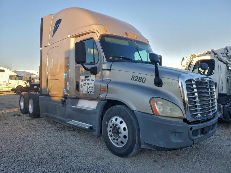 2015 FREIGHTLINER Cascadia