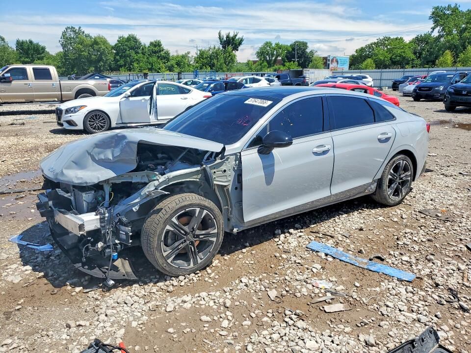 2022 KIA K5