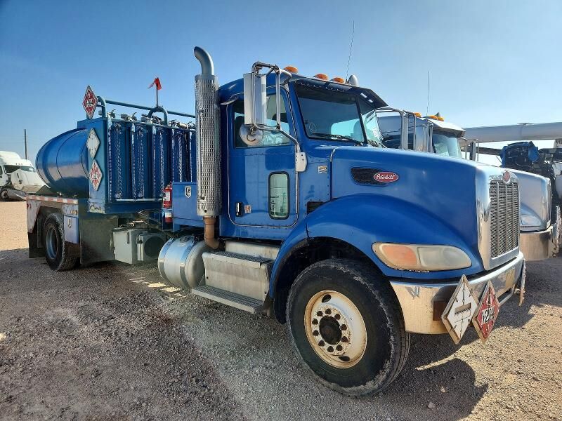 2014 PETERBILT 337