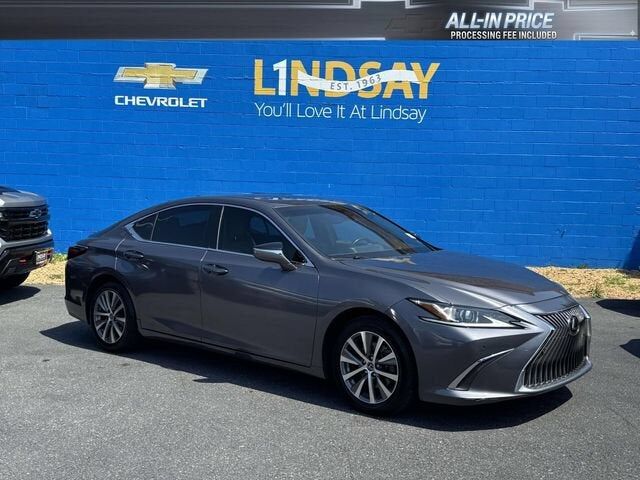 2020 LEXUS ES