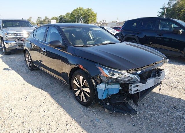 2022 NISSAN Altima