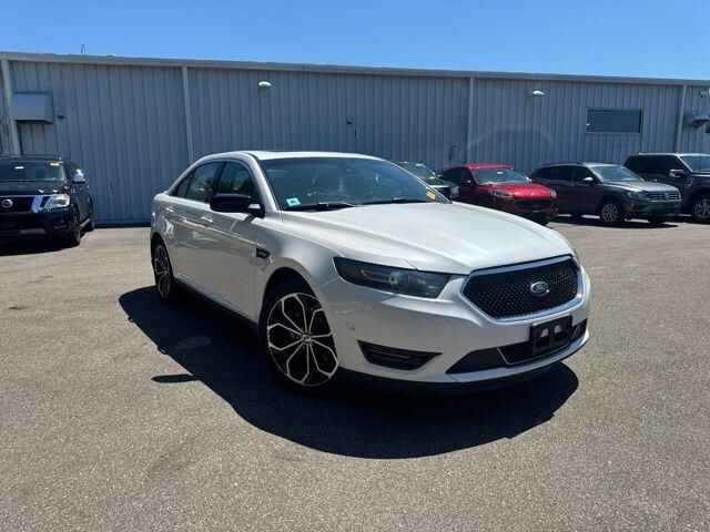 2013 FORD Taurus