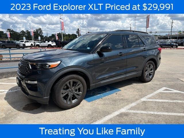 2023 FORD Explorer