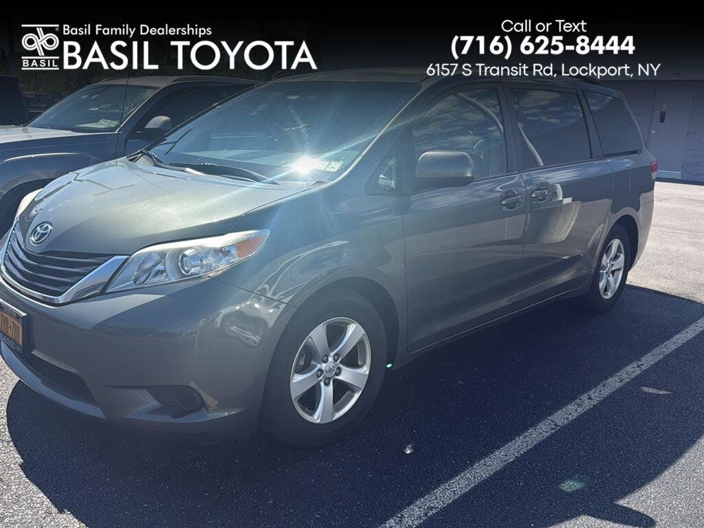 2013 TOYOTA Sienna