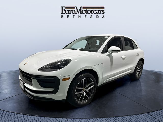 2024 PORSCHE Macan