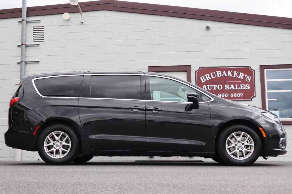 2023 CHRYSLER Pacifica
