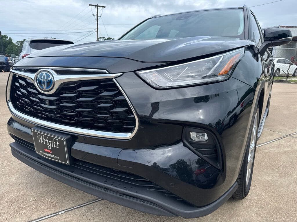 2022 TOYOTA Highlander